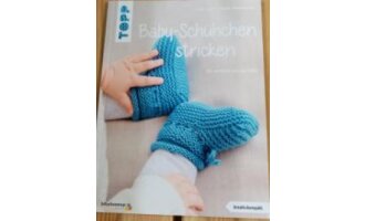 Baby-Sch&uuml;hchen stricken